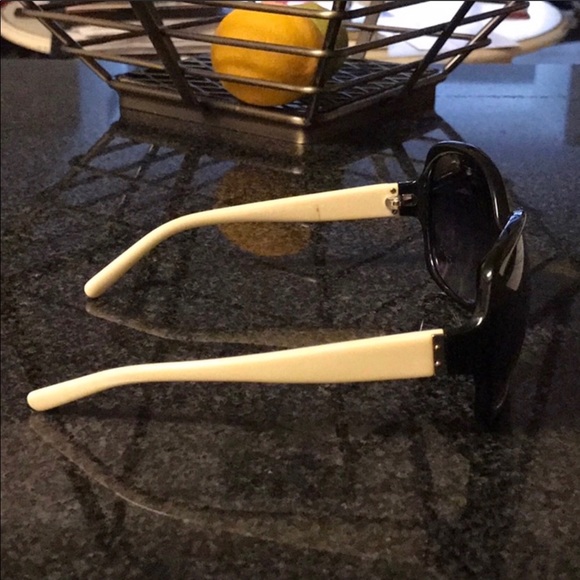 POSHEYES - Picture 2 of 5